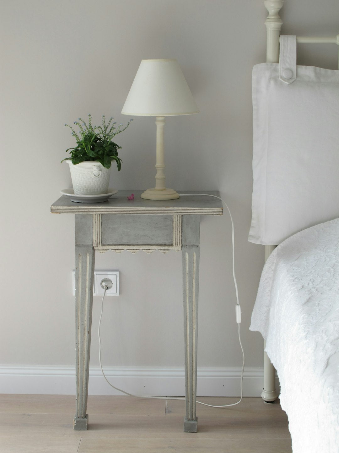 DIY Bedside Table Ideas for Small Spaces