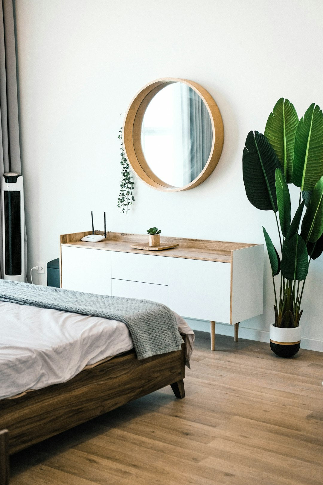 Transform Your Bedroom Into a Cozy Haven: 10 Tips for Creating a Serene Atmosphere